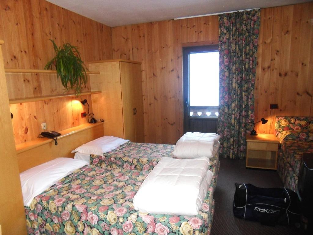 Hotel Santa Caterina Santa Caterina Valfurva Room photo